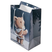 Teddy Bear Boy Bearly Wait Baby Dusche Mittlere Geschenktüte (Vorderseite Schrägansicht)
