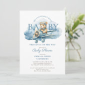 Teddy Bear Boy Blue Bearly Wait Baby Dusche Einladung (Stehend Vorderseite)