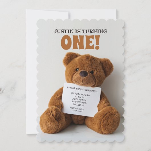 Teddy Bear Holding Sign Einladung (Vorderseite)