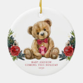 Teddy Bear Holiday Baby Ankündigung Keepake Keramik Ornament (Hinten)
