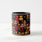 Teddy Bear Knolling Zweifarbige Tasse (Mittel)