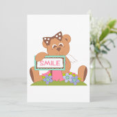 Teddy Bear mit Bow Holding Smile Sign Einladung