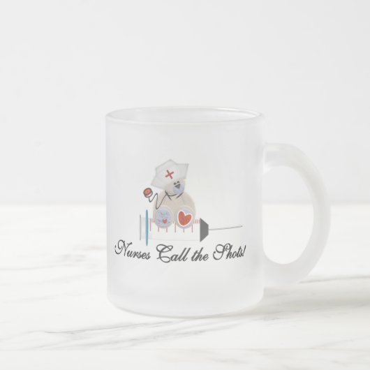 Teddy Bear Nurses Nennen Sie die Shots T - Shirt u Mattglastasse (Rechts)