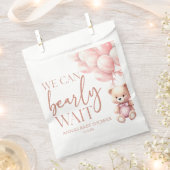 Teddy Bear Pink We Can Bearly Wait Baby Shower Geschenktütchen (Ausgeschnitten)