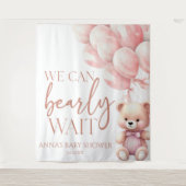Teddy Bear Pink We Can Bearly Wait Baby Shower Wandteppich (Vorderseite)