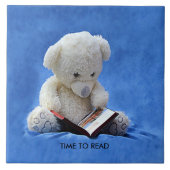Teddy Bear Time to Read Blue Stuffed Animal, ZKOA Fliese (Vorderseite)