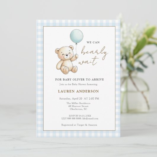 Teddy Bear We can Bearly wait Boy Baby shower Einladung (Stehend Vorderseite)