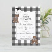 Teddy Bears Black Buffalo Check Baby Shower Einladung (Stehend Vorderseite)