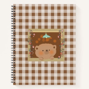 Teddybär aus einem Fenster schauend Notizblock