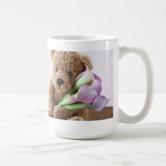 Teddybär, der Callalilien-Tasse hält Kaffeetasse (Rechts)