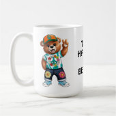 Teddybär mit lässiger friedlicher Kleidung 1 Kaffeetasse (Links)