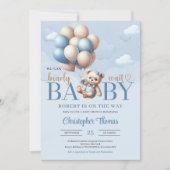 Teddybär mit Luftballons, die vom Himmel absteigen Einladung (Vorderseite)