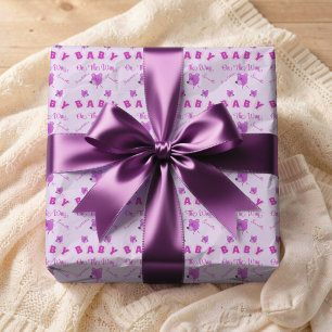 Teddybär mit rosa lila Text Baby Shower Geschenkpapier
