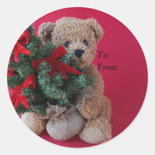 Teddybär mit Weihnachtsbaum-Etikettenaufklebern Runder Aufkleber (Vorderseite)