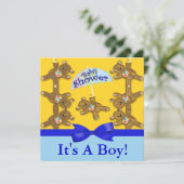 Teddybär-Regenschirm-Jungen-Babyparty Einladung (Stehend Vorderseite)