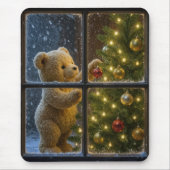 Teddybär schmückt einen Weihnachtsbaum Mousepad (Vorne)