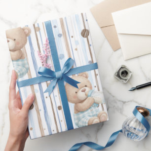 Teddybär trinkt aus Babyflasche Geschenkpapier