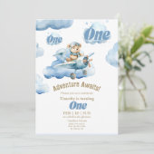 Teddy's Sky-High First Birthday Adventure Einladung (Stehend Vorderseite)