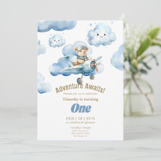 Teddy's Sky-High First Birthday Adventure Einladung (Stehend Vorderseite)