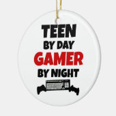 Tee by Day Gamer by Night Keramik Ornament (Links)