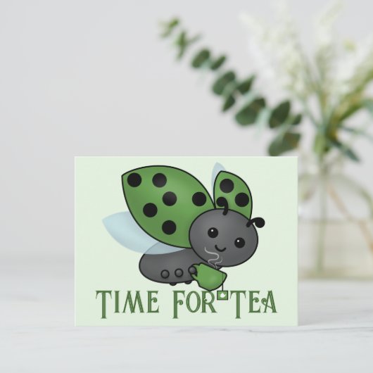 Tee Drinking Ladybug Postkarte (Stehend Vorderseite)