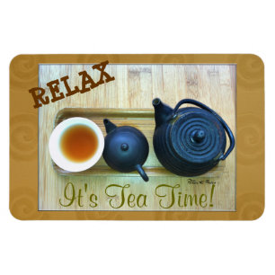 Tee-Einstellungs-Fotografie-obenliegende Ansicht Magnet