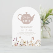Tee für zwei Arch Floral Geburtstag Einladung (Stehend Vorderseite)