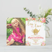 Tee für zwei blumenrosa goldfarbene Fotos Einladung (Stehend Vorderseite)