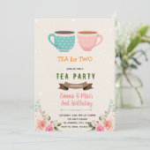 Tee für zwei Geburtstage Einladung (Stehend Vorderseite)