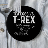Tee Infuser gegen T Rex Dinosaur Dino Eggs Button (Beispiel)