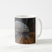 Tee oder Kaffee - King's Cross Station London. Kaffeetasse (VorderseiteRechts)