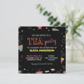 Tee-Party in lebhaften Farbtönen in heißen Bechern Einladung (Stehend Vorderseite)