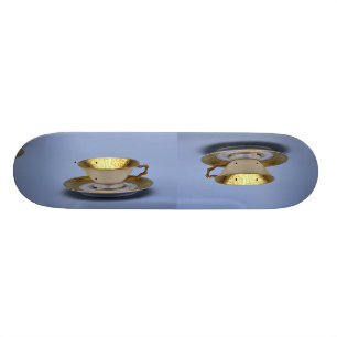Tee-Tasse und Untertasse des 20. Jahrhunderts, Skateboard