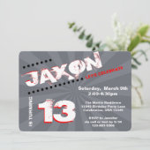 Tee/Tween Graffiti Wall Birthday Boy Party Einladung (Stehend Vorderseite)