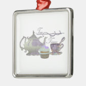 Tee-Zeit! Lila Teekanne-, Teacup-und Kuchen-Kunst Silbernes Ornament (Links)