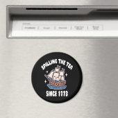 Teeausbreitung seit 1773 - Funny History Pun Magnet (In Situ (Geschirrspüler))