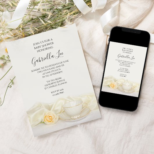 Teebecher mit Blütendusche aus weißer Rose Einladung