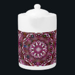 Teekanne mit Cranberry Mandala<br><div class="desc">Teekanne mit Kranberry und weißem Mandala-Design.</div>