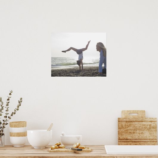 Teenage Girl leistet Gymnastik, Mama Poster (Küche)