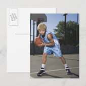 Teenager auf Basketballfeld 2 Postkarte (Vorne/Hinten)