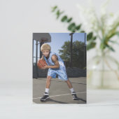 Teenager auf Basketballfeld 2 Postkarte (Stehend Vorderseite)