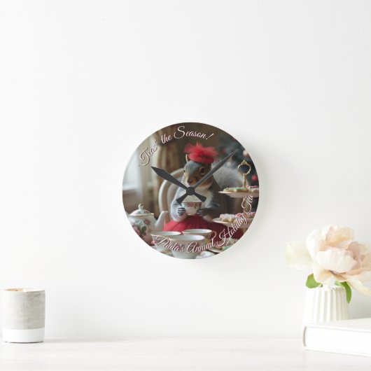 "Tees" in der Saison Runde Wanduhr (Zuhause)