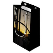 Tegenlicht bij 2 zeilboten in de haven. kleine geschenktüte (Vorderseite Schrägansicht)