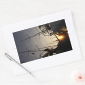 Tegenlicht bij 2 zeilboten in de haven. rechteckiger aufkleber (Umschlag)