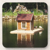 Teich mit Vogelhaus und Bergrutschbahn Getränkeuntersetzer (Vorderseite)