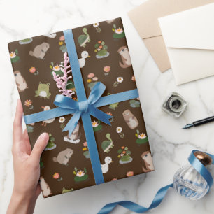 Teich Tiere & Seerosenblätter auf dunkelbraun Geschenkpapier