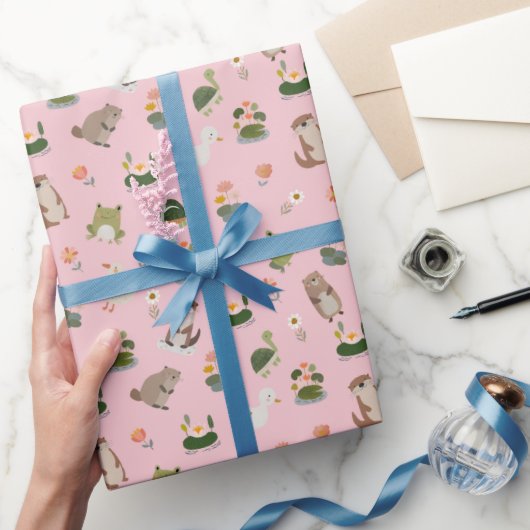 Teich-Tiere & Seerosenblätter auf Hellrosa Geschenkpapier (Schenken)