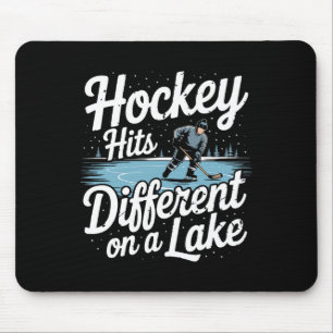Teichhockey trifft anders auf einem Lake Shinny Mousepad