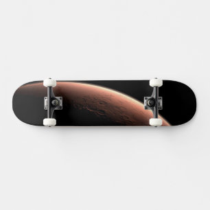 Teil der Mars an der Grenze von Licht und Dunkel. Skateboard
