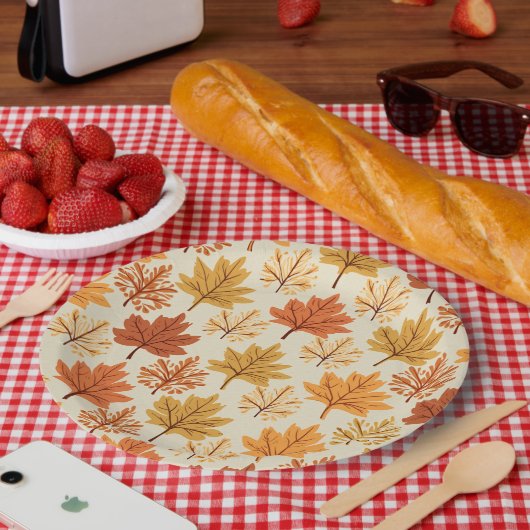 Teilen von Tellern für Danksagungen. Pappteller (Picknick)